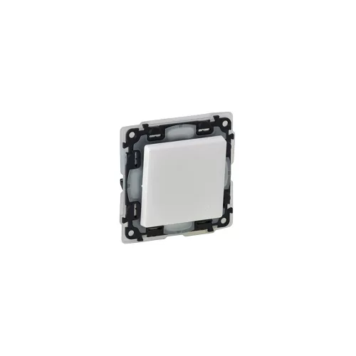 LEGRAND 752151 Valena Life Egy pólusú kapcsoló IP44 fehér