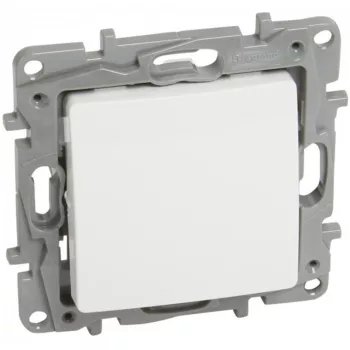 LEGRAND 764507 Niloé Egy pólusú nyomó körömmel fehér