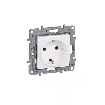   LEGRAND 764539 Niloé 2P+F Csatlakozóaljzat körömmel fehér