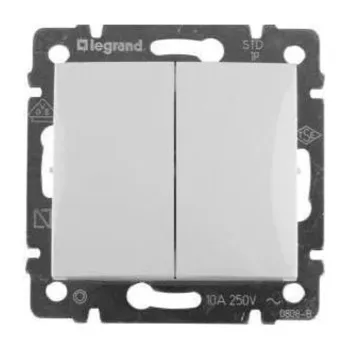 LEGRAND 774402 Valena Két pólusú kapcsoló fehér