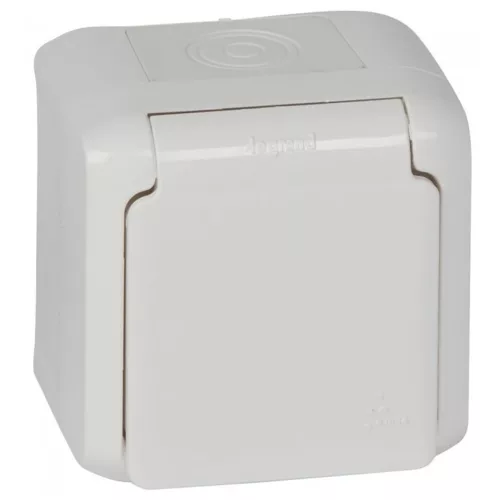 LEGRAND 782373 Forix IP44 FK 2P+F Földelt csatlakozóaljzat 16A csapófedéllel fehér
