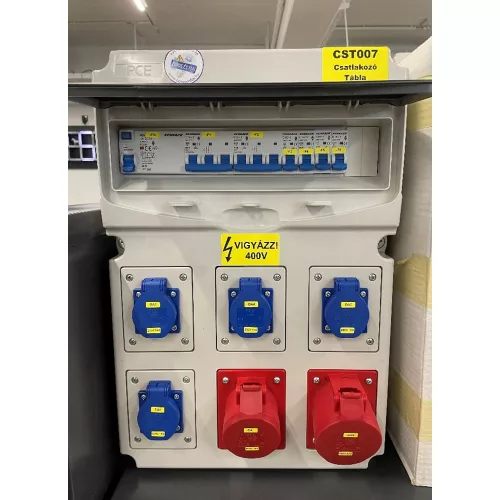 BOROS BOROSCST001 Csatlakozó szekrény 1x5P 16A/400V; 1x5P 32A/400V; 4x2P+PE 16A/230V